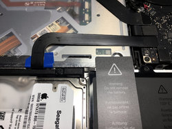 mbp_3_lb-connector-hdd.jpg