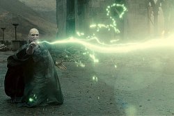 Voldemort-spell-avada-kedavra-harry-potter-14771461-500-335.jpg