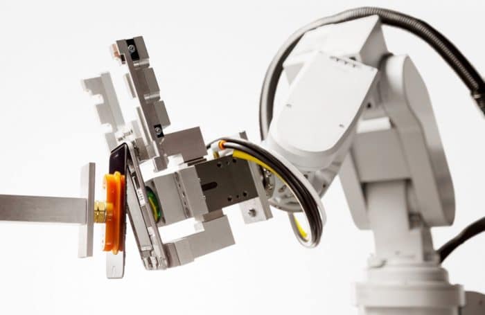 Der Liam-Roboter recycelt iPhones. Daisy